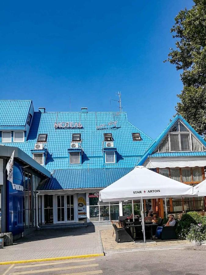 Gostiniy Dvor Non-Stop Hotell Cherson Exteriör bild