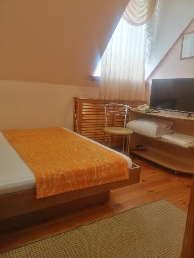 Gostiniy Dvor Non-Stop Hotell Cherson Exteriör bild