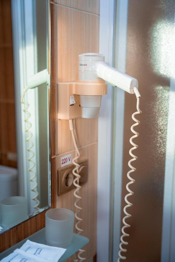 Gostiniy Dvor Non-Stop Hotell Cherson Exteriör bild