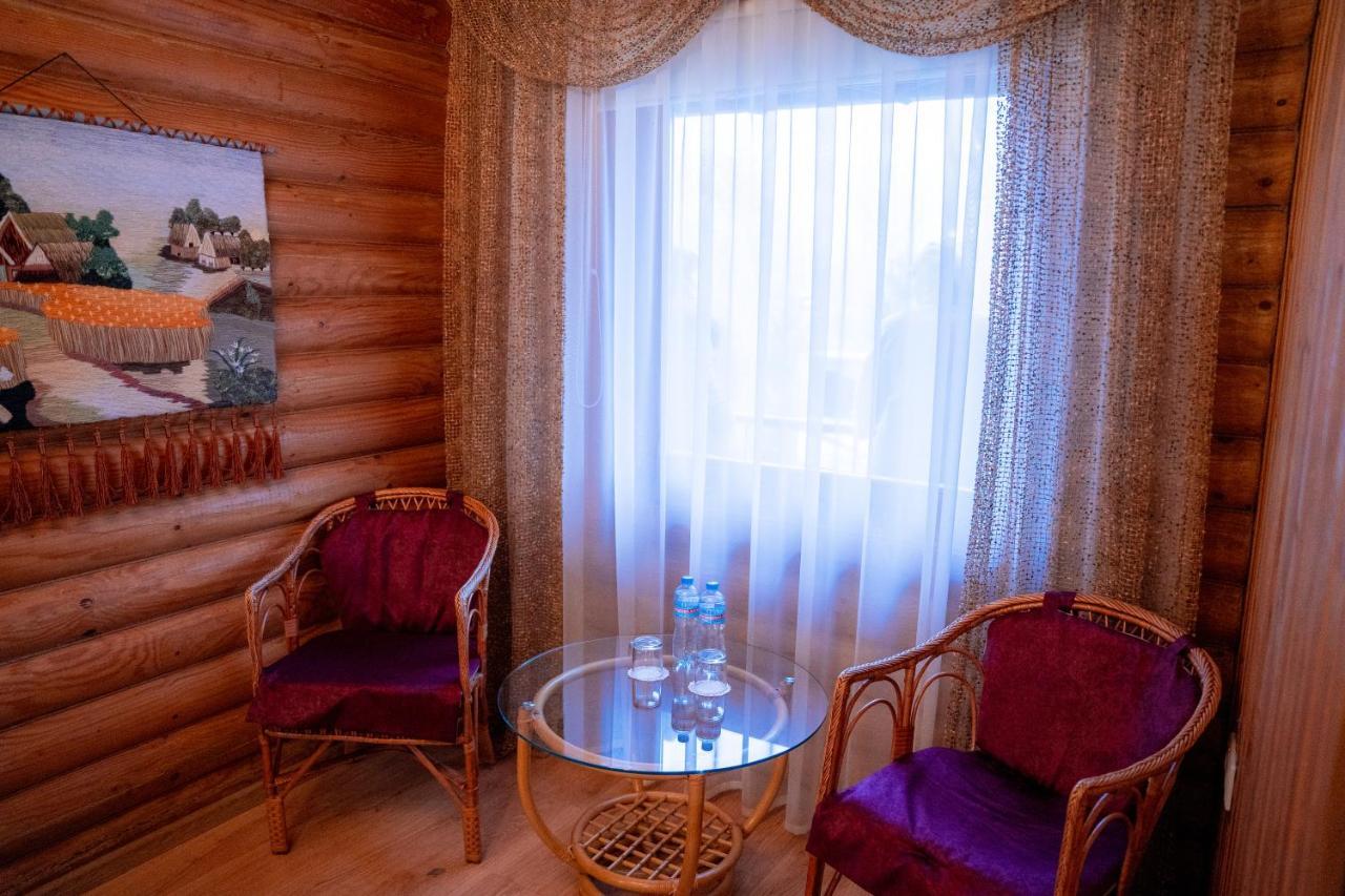 Gostiniy Dvor Non-Stop Hotell Cherson Exteriör bild