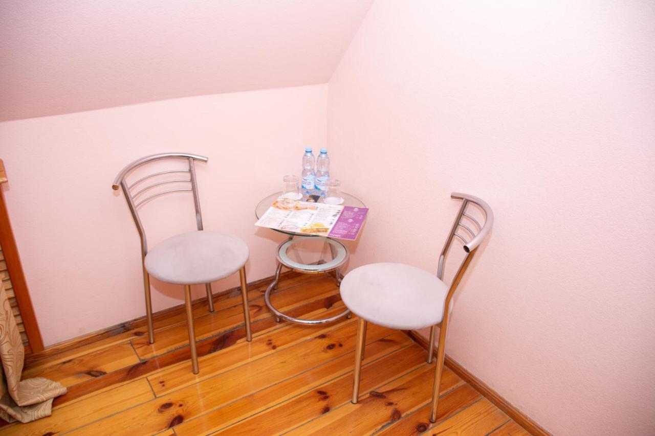 Gostiniy Dvor Non-Stop Hotell Cherson Exteriör bild