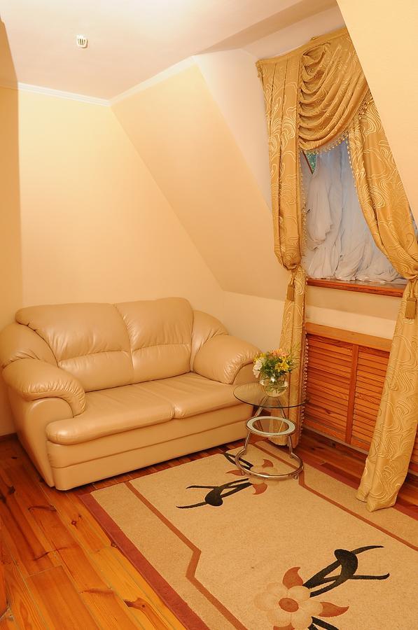 Gostiniy Dvor Non-Stop Hotell Cherson Exteriör bild
